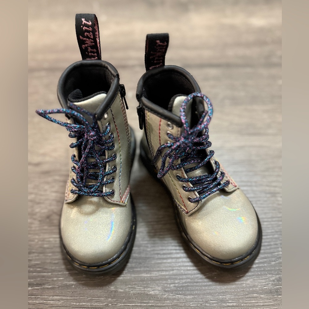 LikeNew Dr. Martens sz 7 toddler girls gold glitter sidezip boots wsparkle laces